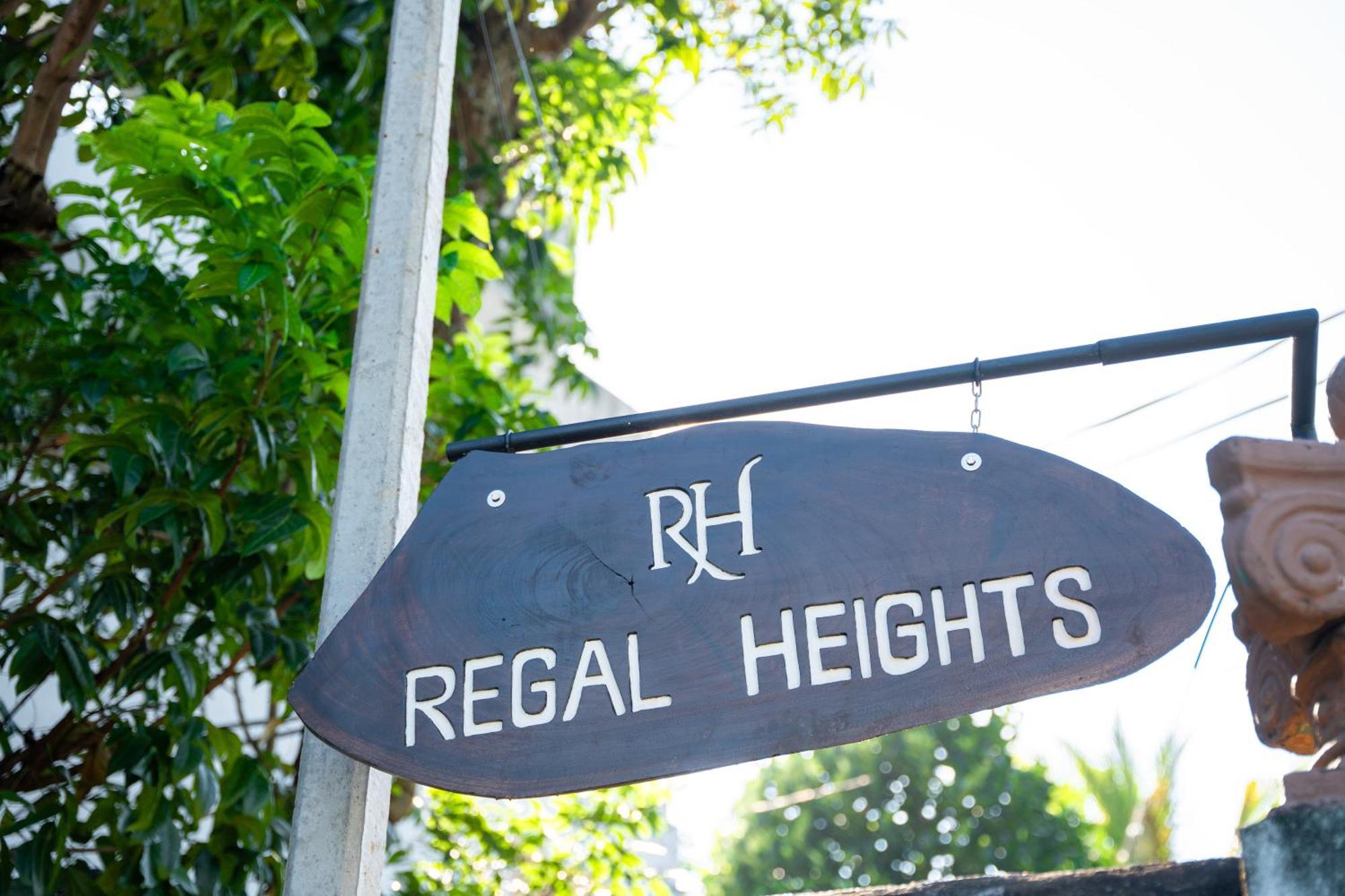 Regal Heights Hotel Уелигама Екстериор снимка