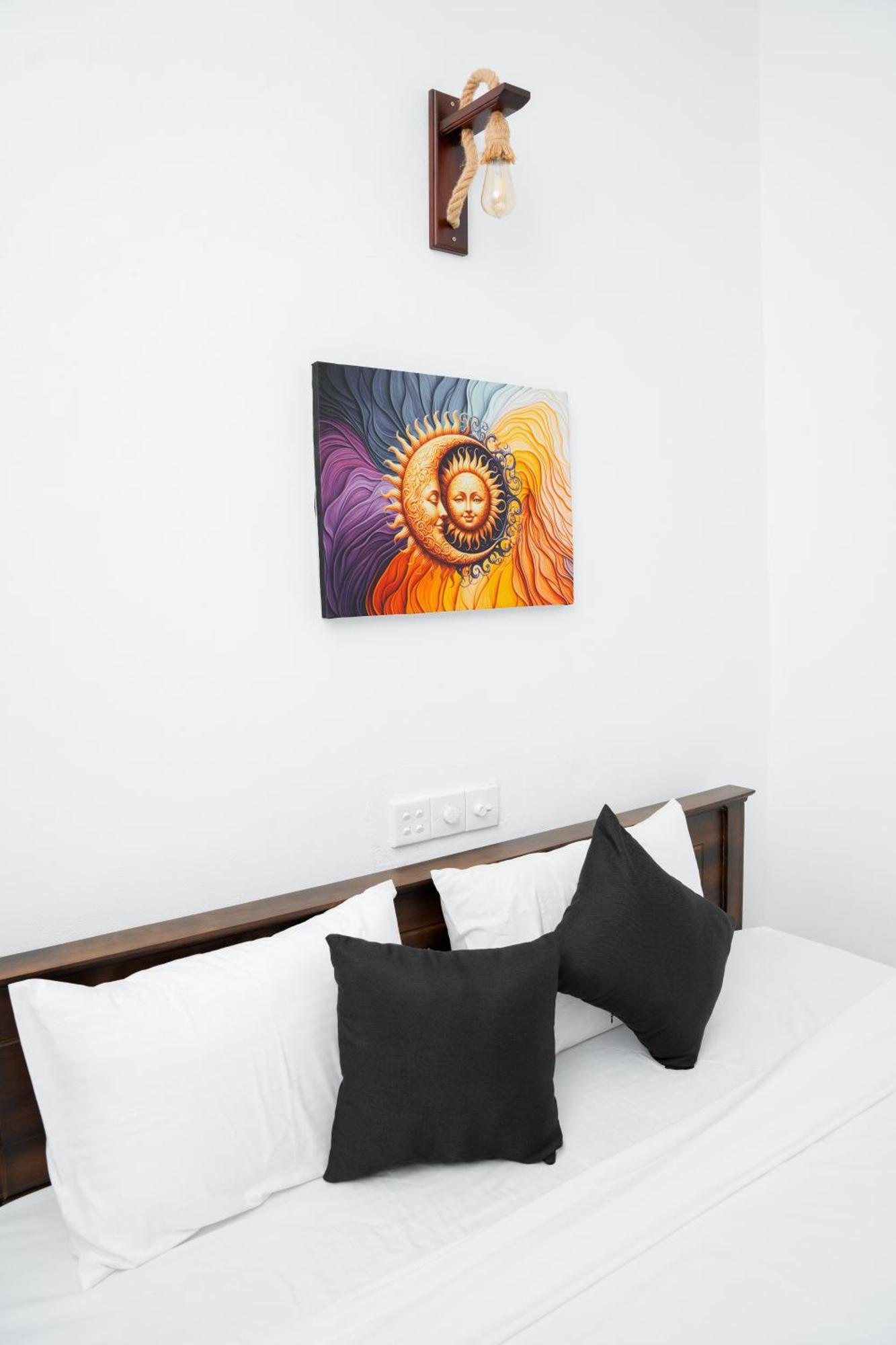 Regal Heights Hotel Уелигама Екстериор снимка